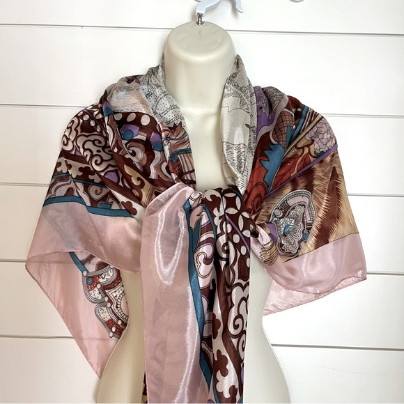 La Femme Aux Semelles de Vent Silky Scarf Wrap - Picture 3 of 16